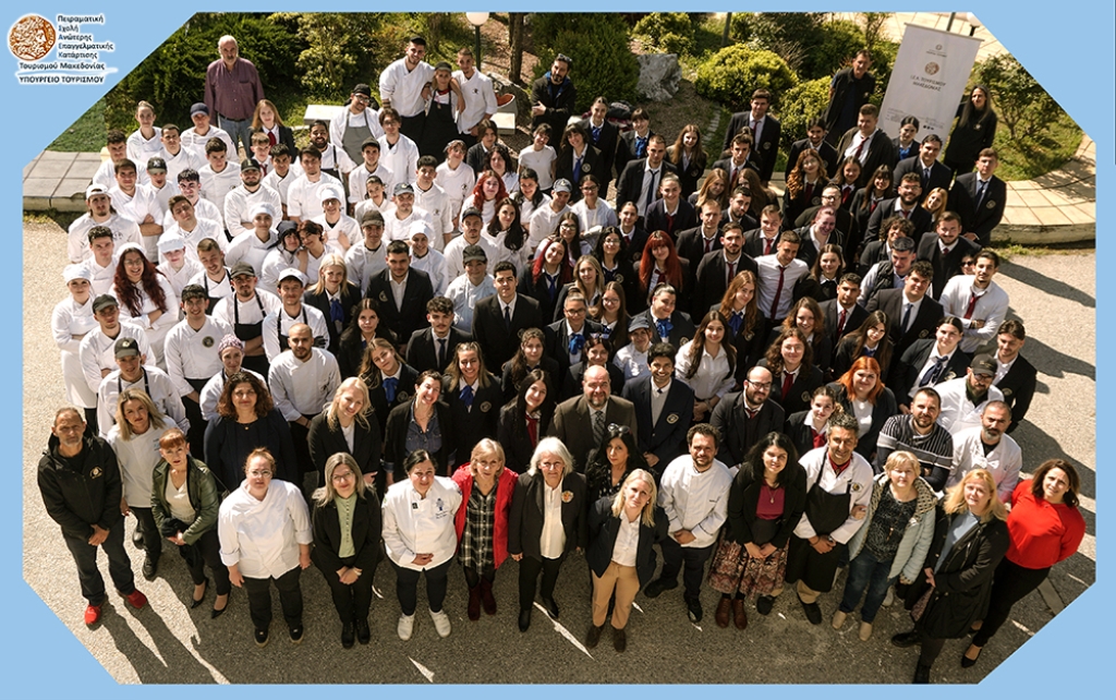 &Pi;&epsilon;&iota;&rho;&alpha;&mu;&alpha;&tau;&iota;&kappa;ή &Sigma;.&Alpha;.&Epsilon;.&Kappa;.&Tau;&omicron;&upsilon;&rho;&iota;&sigma;&mu;&omicron;ύ &Mu;&alpha;&kappa;&epsilon;&delta;&omicron;&nu;ί&alpha;&sigmaf;
...